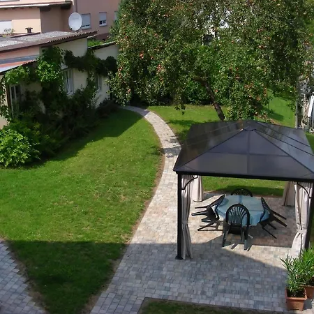 Kleines Mit Garten Und Grill In Garitz سيئة كيسينجين