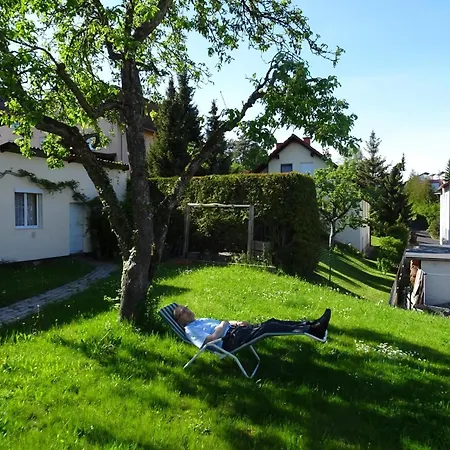 Kleines Mit Garten Und Grill In Garitz بيت للعطل *