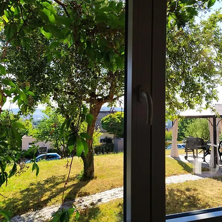 Kleines Mit Garten Und Grill In Garitz Prázdninový dům *